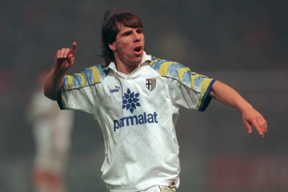 Authenticating Puma Kits authentication guide - Learn how to verify football kit authenticity